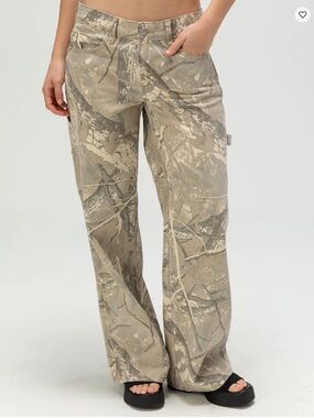 RSQ Wide-Leg Camouflage Pants in Beige and Gray
